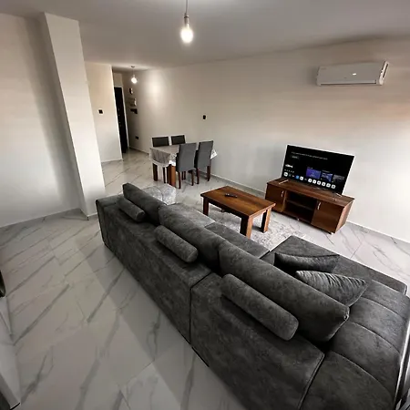 Kyrenia Center, 1room Bluepalm Site With Pool Appartement Paphos